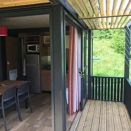 La Pommeraie مكان تخييم 4*
